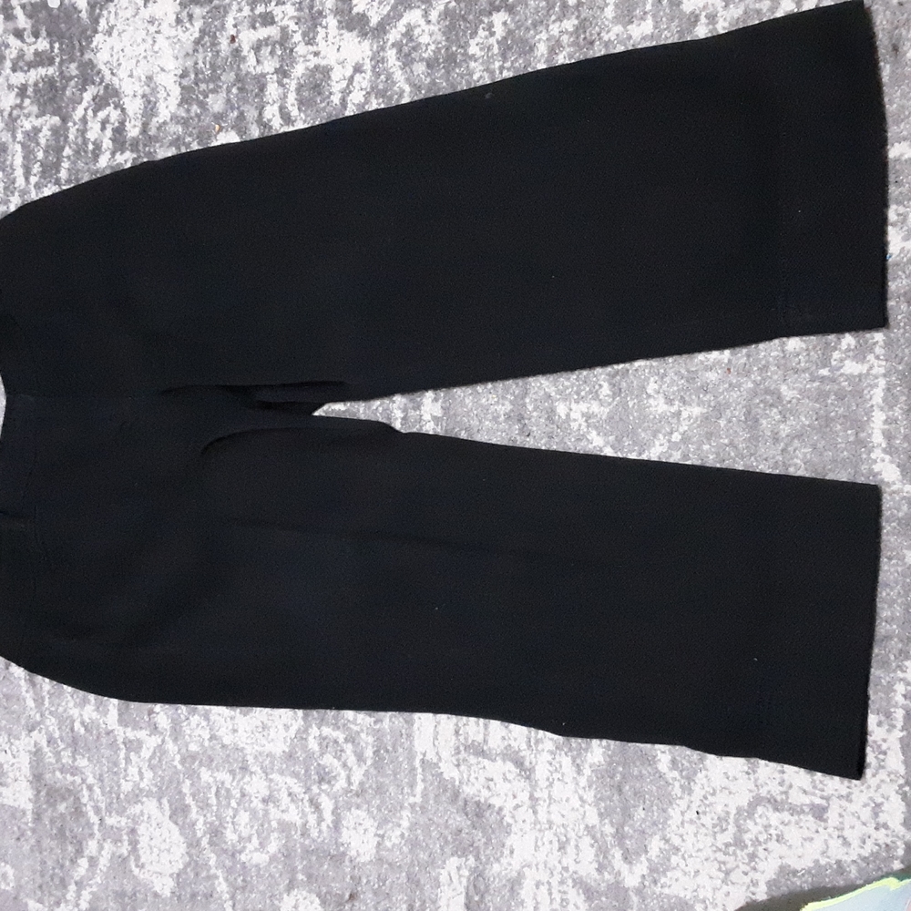 Anne Taylor LOFT size 12 Cropped Black pants